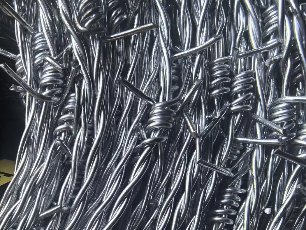 Barbed Wire & Razor Wire detail